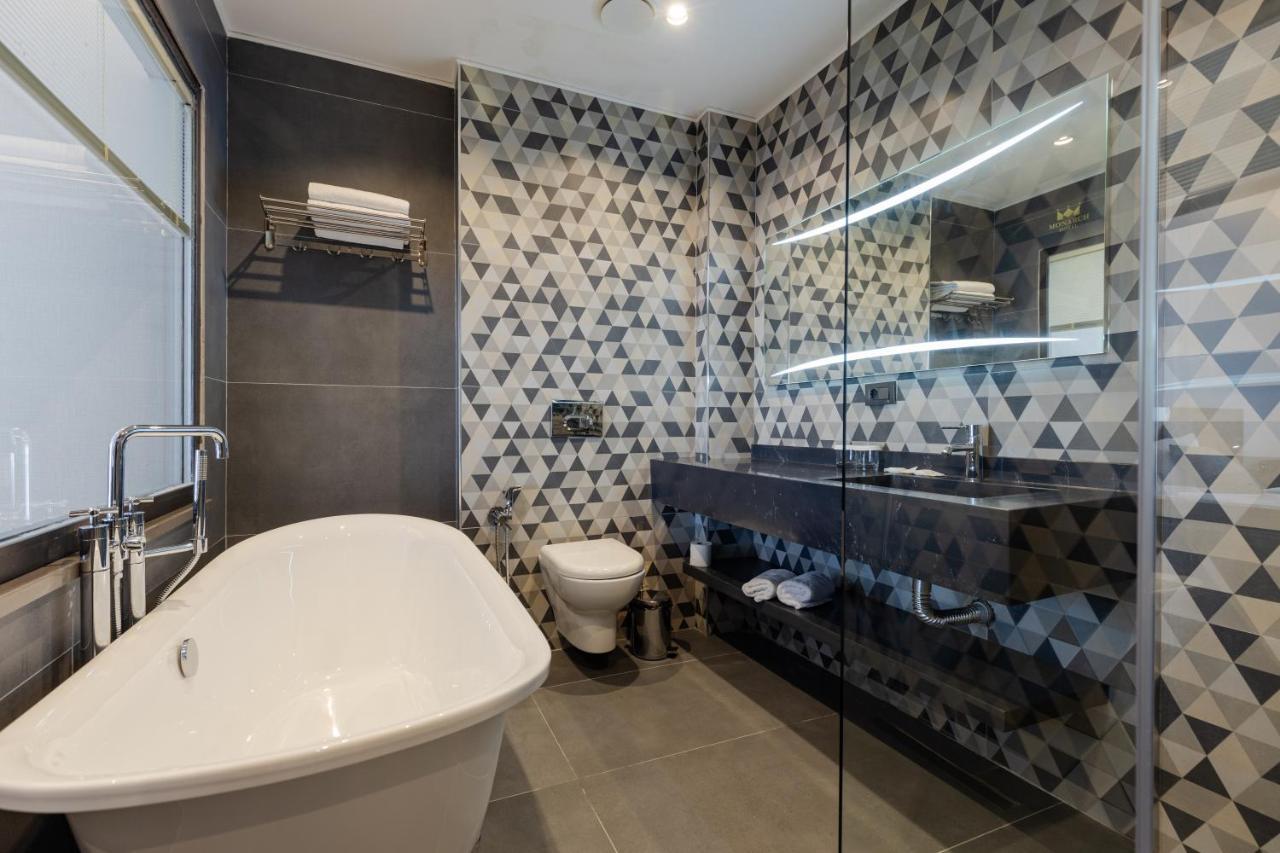 Monarch 4* Batumi